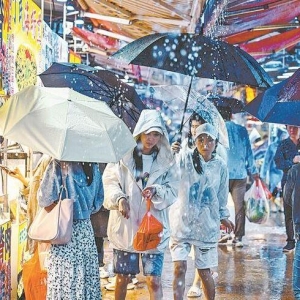 厦门强降水天气将持续到月底 雨为何下不停？