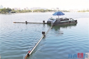 无人清洁船为筼筜湖“美容”